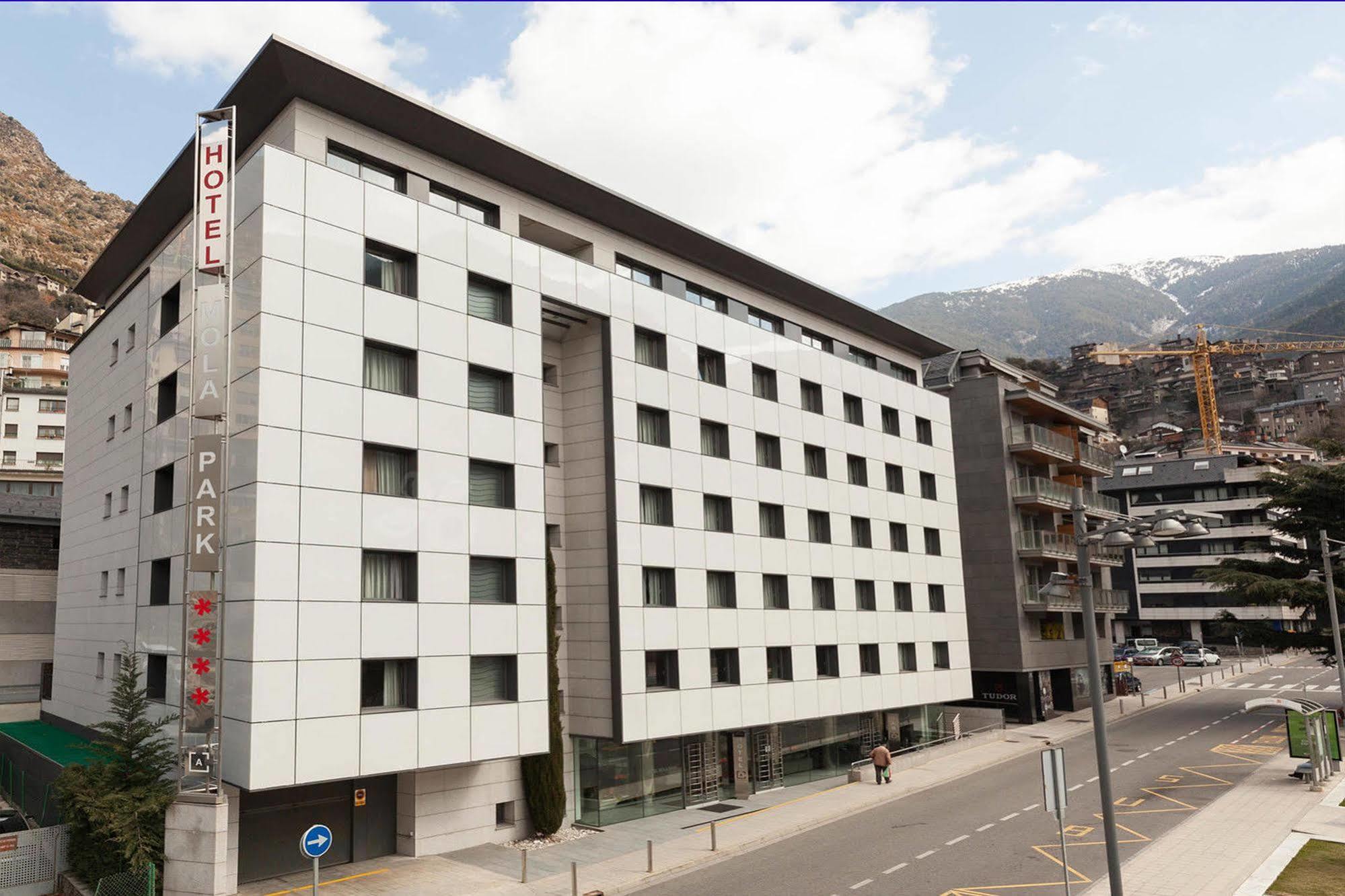 Hotel Yomo Mola Park